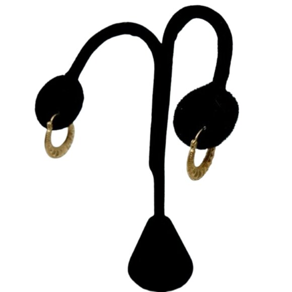 SOLID 10K YELLOW GOLD DIAMOND CUT TAPERED HOOP EARRINGS~1.994 GRAMS - Picture 3 of 6